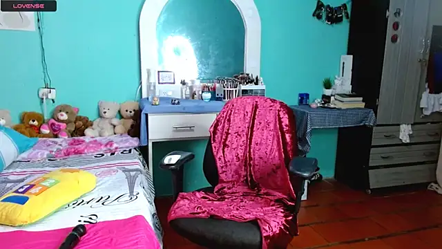 sensitive brunette online show from 11/14/25, 01:37