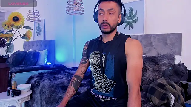 Snapshot of Tom_cooper_ chatting on 09/27/25, 01:06 Tom cooper online show from 09/27/25, 01:06