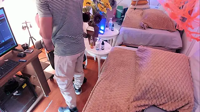 Snapshot of Tom_cooper_ chatting on 10/21/25, 12:59 Tom cooper online show from 10/21/25, 12:59