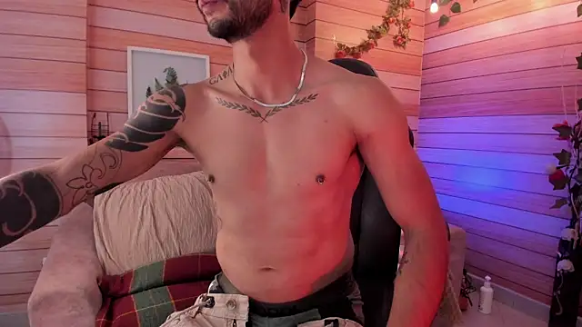 Snapshot of Tom_cooper_ chatting on 03/18/25, 01:12 Tom cooper online show from 03/18/25, 01:12