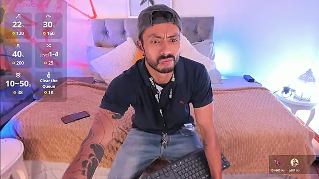 Snapshot of Tom_cooper_ chatting on 10/14/25, 01:12 Tom cooper online show from 10/14/25, 01:12