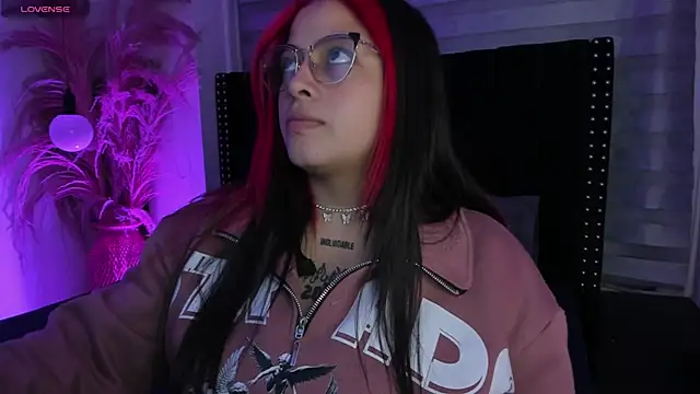 Sofiia-Rubb online show from 10/05/25, 04:58