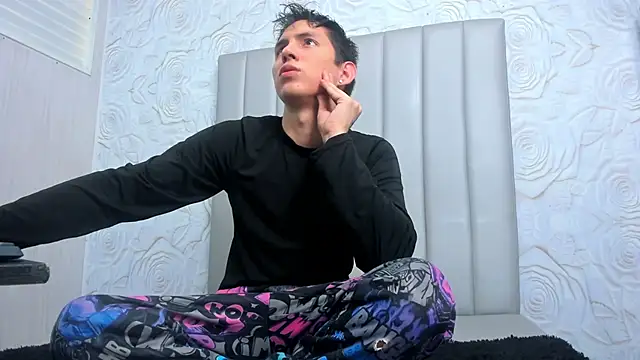 Snapshot of JeanRam18 chatting on 02/02/26, 04:39 JeanRam18 online show from 02/02/26, 04:39