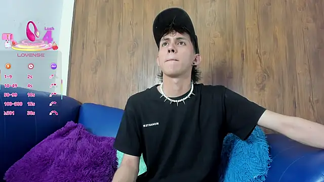 Snapshot of JeanRam18 chatting on 03/19/25, 07:27 JeanRam18 online show from 03/19/25, 07:27