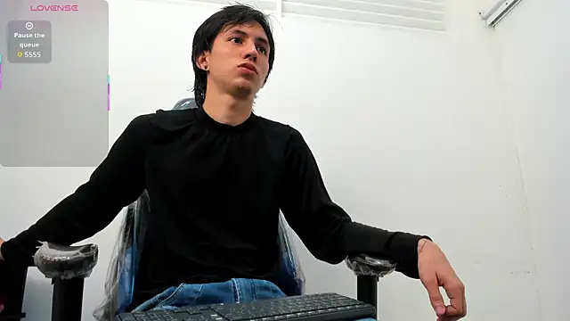 Snapshot of JeanRam18 chatting on 10/30/25, 06:27 JeanRam18 online show from 10/30/25, 06:27