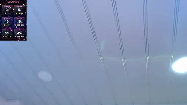 Snapshot of candy_lux_ chatting on 04/28/26, 01:37 candy lux online show from 04/28/26, 01:37