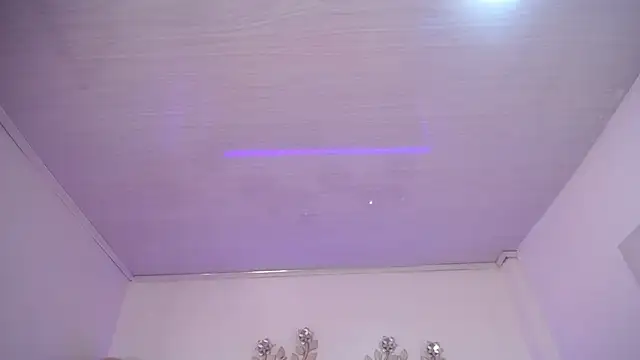 Snapshot of candy_lux_ chatting on 02/11/25, 08:20 candy lux online show from 02/11/25, 08:20
