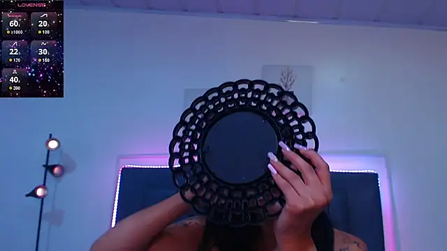 Snapshot of candy_lux_ chatting on 05/15/26, 06:17 candy lux online show from 05/15/26, 06:17