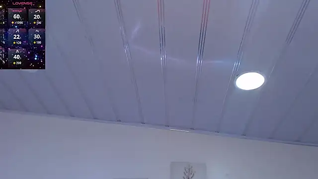 Snapshot of candy_lux_ chatting on 05/01/26, 02:44 candy lux online show from 05/01/26, 02:44