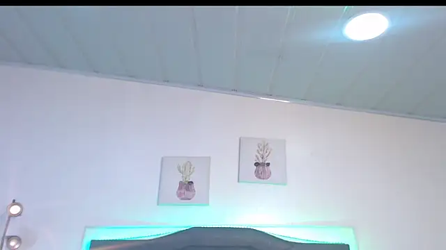 candy lux  online show from 11/24/25, 07:36