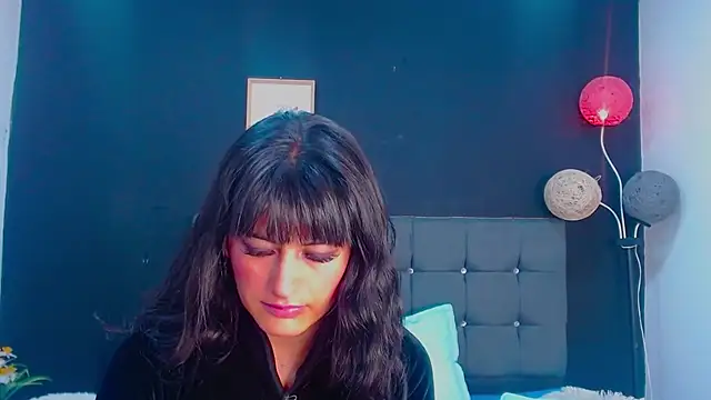 candy lux  online show from 10/24/25, 07:57