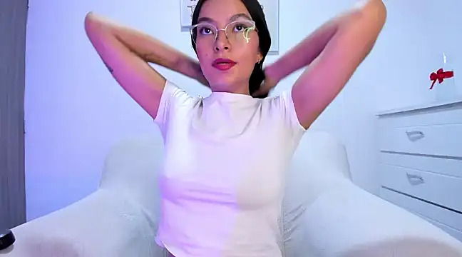 Snapshot of barbie_brunette3 chatting on 03/04/25, 12:50 barbie brunette3 online show from 03/04/25, 12:50