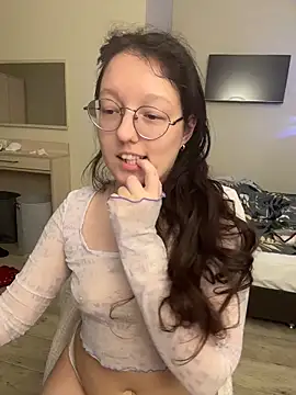 emigooflordXD online show from 11/14/25, 09:02