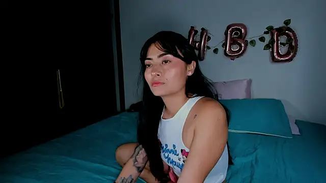 Lauren A online show from 12/21/25, 09:04