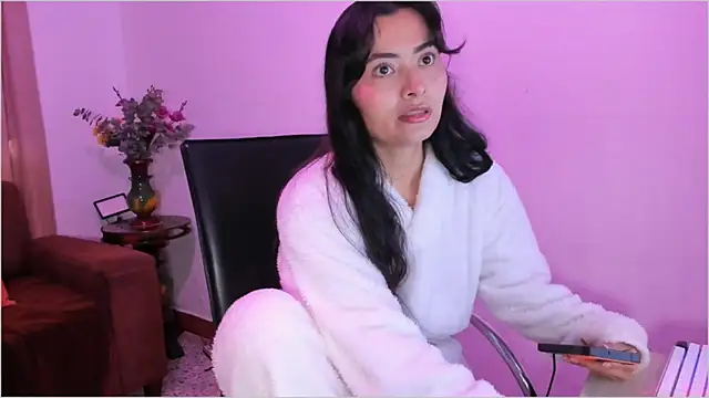 Lauren A online show from 10/27/25, 07:37