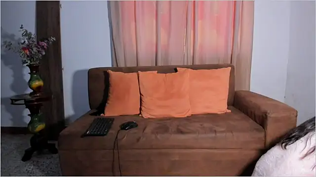 Snapshot of Lauren_A chatting on 10/15/25, 08:50 Lauren A online show from 10/15/25, 08:50