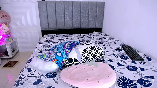 nataly red online show from 02/14/25, 07:44