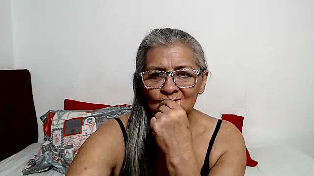 Snapshot of candy_mature_ chatting on 06/01/26, 12:11 candy mature online show from 06/01/26, 12:11