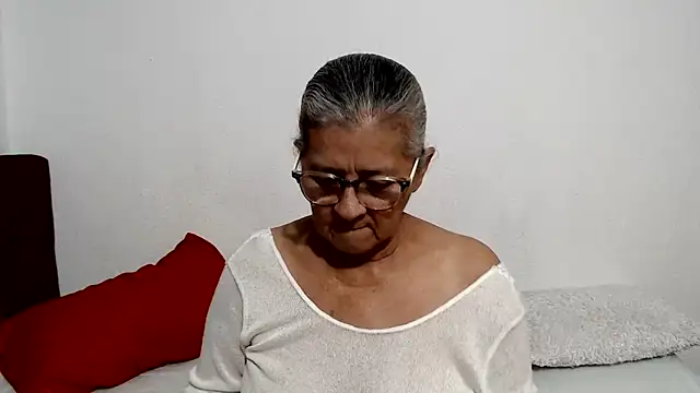 Snapshot of candy_mature_ chatting on 05/24/26, 12:43 candy mature online show from 05/24/26, 12:43