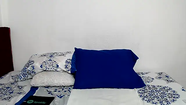 Snapshot of candy_mature_ chatting on 06/15/26, 01:00 candy mature online show from 06/15/26, 01:00