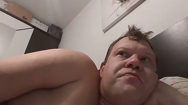 Snapshot of 6Montana6 chatting on 11/08/25, 12:14 6Montana6 online show from 11/08/25, 12:14