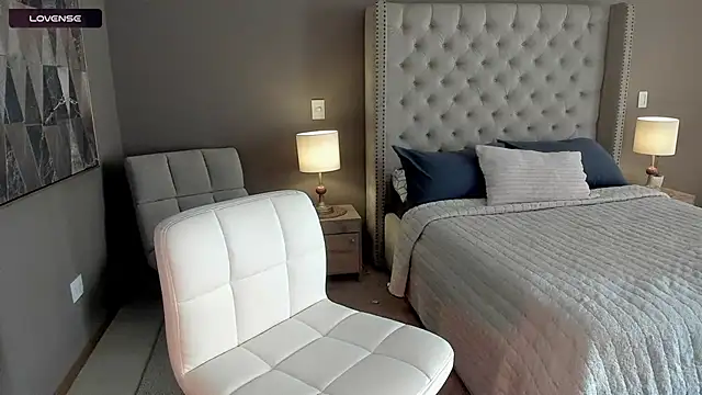 vangie  online show from 12/04/25, 05:45