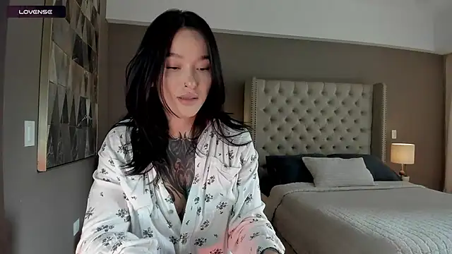 vangie  online show from 11/30/25, 04:30