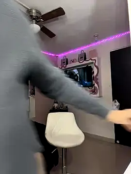 Snapshot of DarianaGuzz chatting on 12/03/24, 03:26 DarianaGuzz online show from 12/03/24, 03:26