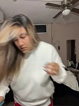 Snapshot of DarianaGuzz chatting on 01/24/25, 12:52 DarianaGuzz online show from 01/24/25, 12:52