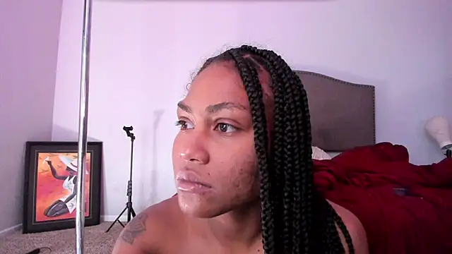 Snapshot of yiauana chatting on 10/10/25, 03:35 yiauana online show from 10/10/25, 03:35