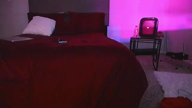 yiauana online show from 11/19/25, 03:06