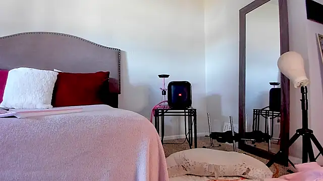 yiauana online show from 11/02/25, 04:01