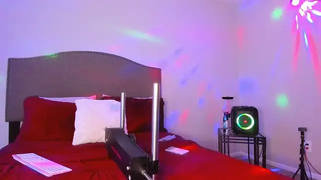 yiauana online show from 12/01/25, 03:35