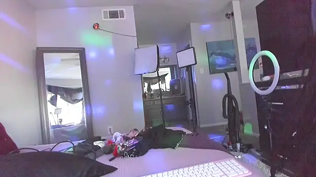 yiauana online show from 03/23/26, 11:48