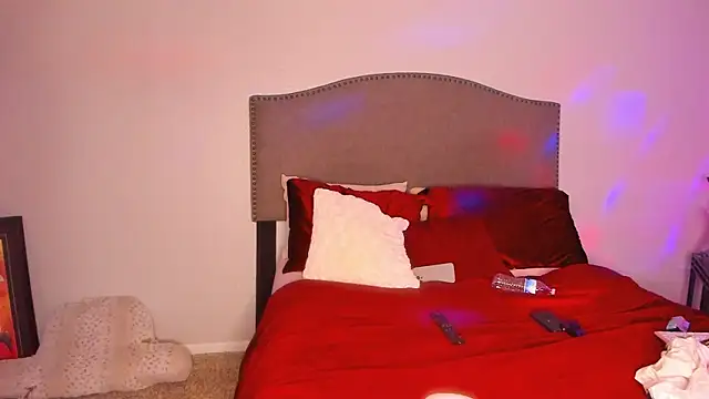 yiauana online show from 11/25/25, 05:41