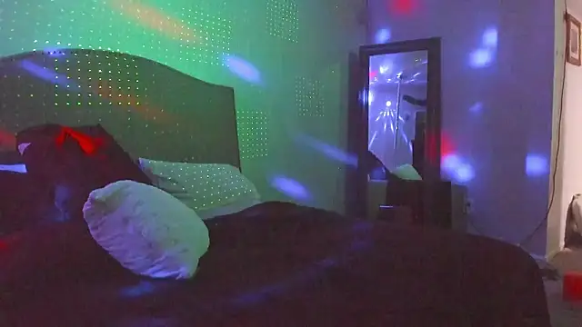 yiauana online show from 03/30/26, 02:57