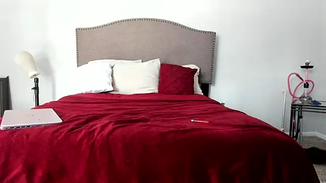 Snapshot of yiauana chatting on 09/20/25, 06:02 yiauana online show from 09/20/25, 06:02