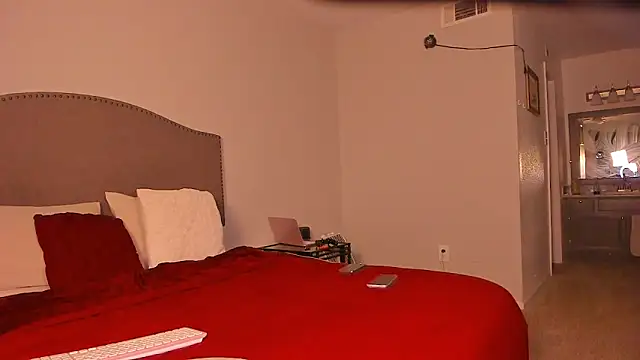 yiauana online show from 03/05/26, 10:12