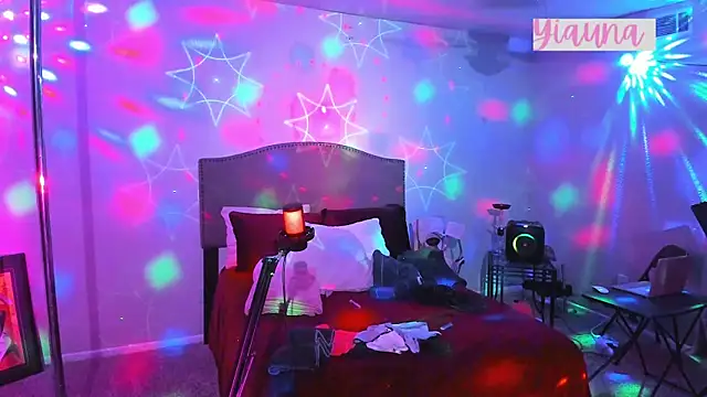 yiauana online show from 11/22/25, 06:23