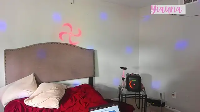 yiauana online show from 11/21/25, 04:17