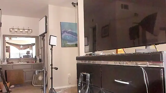 yiauana online show from 03/25/26, 06:51