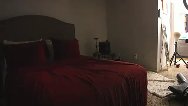 yiauana online show from 12/05/25, 11:09