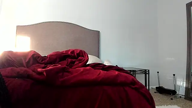 Snapshot of yiauana chatting on 09/27/25, 01:06 yiauana online show from 09/27/25, 01:06