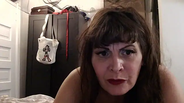 Snapshot of HeyyImHarlowe chatting on 03/23/25, 08:04 HeyyImHarlowe online show from 03/23/25, 08:04