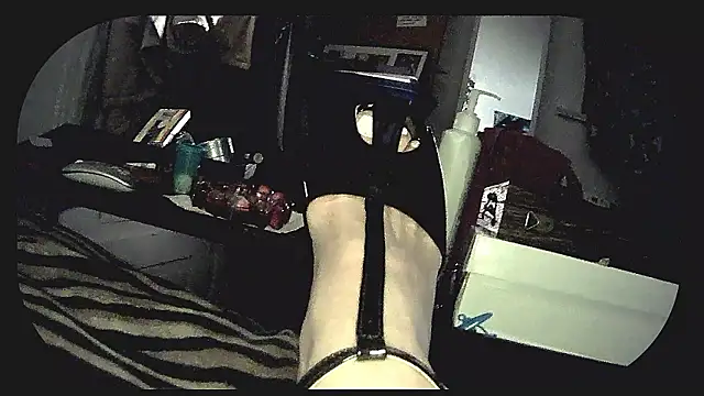 Snapshot of HeyyImHarlowe chatting on 01/18/26, 09:02 HeyyImHarlowe online show from 01/18/26, 09:02