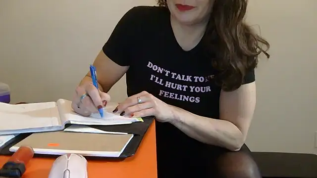 Snapshot of HeyyImHarlowe chatting on 02/26/25, 01:46 HeyyImHarlowe online show from 02/26/25, 01:46