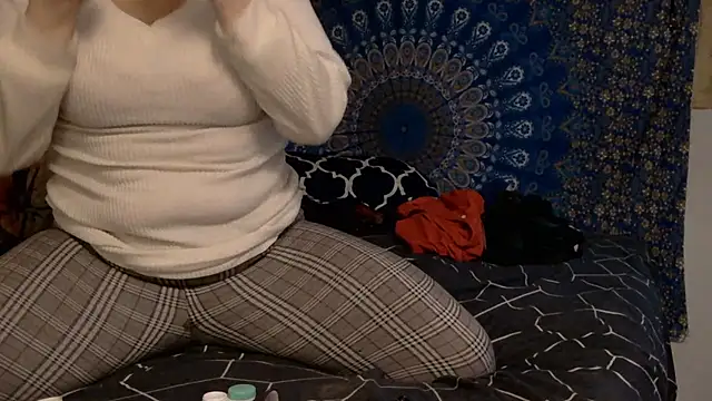 Snapshot of HeyyImHarlowe chatting on 02/08/25, 10:29 HeyyImHarlowe online show from 02/08/25, 10:29