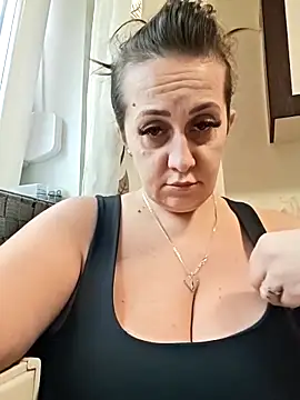 AvaLloyd online show from 11/30/25, 09:10