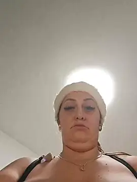 AvaLloyd online show from 12/18/25, 03:22