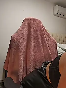 AvaLloyd online show from 12/17/25, 03:33